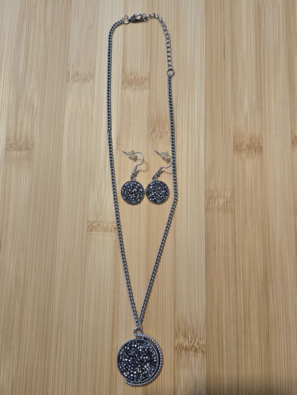 👑 Exclusive Emblem Hematite Druzy Circle Pendant Necklace Earring Set
